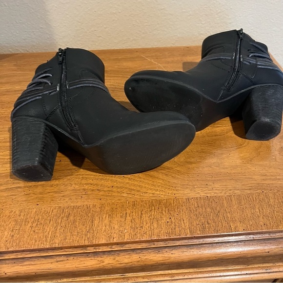 Women's Madden Girl Denice Ankle Boot Size 8M - Picture 6 of 7